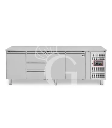Più Venduto Tavolo Refrigerato 3 cassetti e 3 porte -18°C/-22°C - Prof. 700 mm