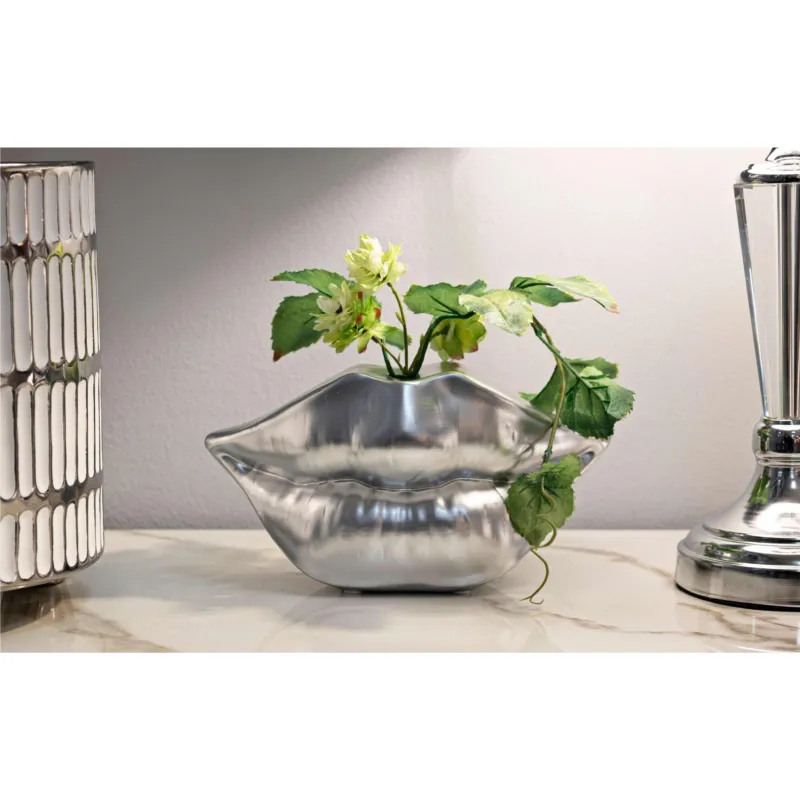 vaso in resina argentata a forma di labbra Moderno MOUTH JAR LIP Dimensioni 23x8x h12 cm in Polyresin con venature del legno Mauro Ferretti Compra Online