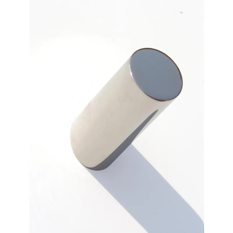 Promo Stagionale Appendiabiti da parete in acciaio inossidabile CYLINDER dimensioni 5x8,5x h 10,5 Cm Forma geometrica a cono Finitura INOX LUCIDO INSILVIS
