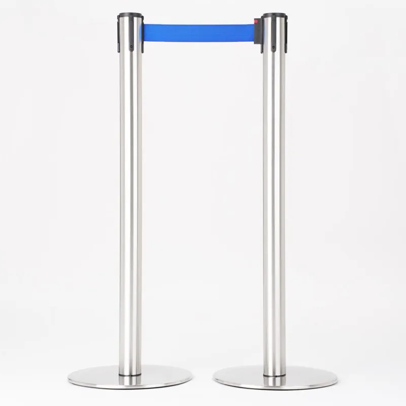 Colonnina Segnapercorso con base piatta, ANTINCIAMPO, finitura acciaio LUCIDO e nastro estensibile fino a 3 metri blu Ø35xh 100 cm sistema retrattile e Autofrenante colore BLU IWIRD SRL Nuovo Arrivo