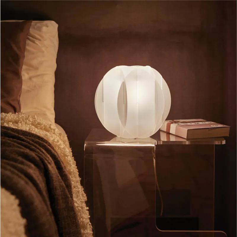 Compra Oggi Stesso Lampada da tavolo, abat Jour, in metacrilato ALLEGRETTA 24x24xh26 cm con paralume colore bianco satinato Emporium
