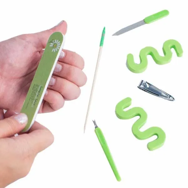 Esclusivo Set Accessori Per Manicure Pedicure 7 Pezzi In Metallo Da Viaggio Vari Colori