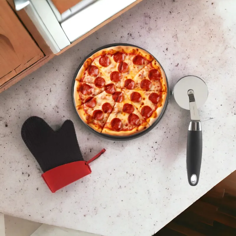 Di Tendenza Set Taglia Pizza Teglia Cuoci Pizza 33cm con Guantone e Rotella Antiaderente