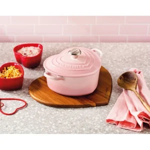 Cocotte a cuore in ghisa vetrificata con pomello a cuore - shell pink Quantità Limitata