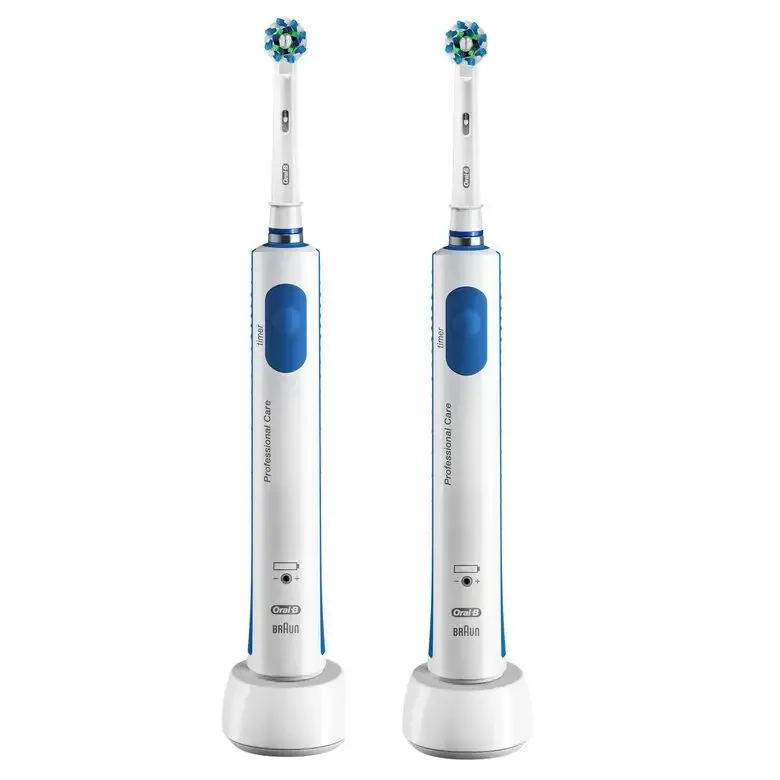 Oral-B PRO 600 Cross Action Adulto BIPACCO 2 Spazzolini - rotante-oscillante Blu, Bianco Offerta Del Giorno
