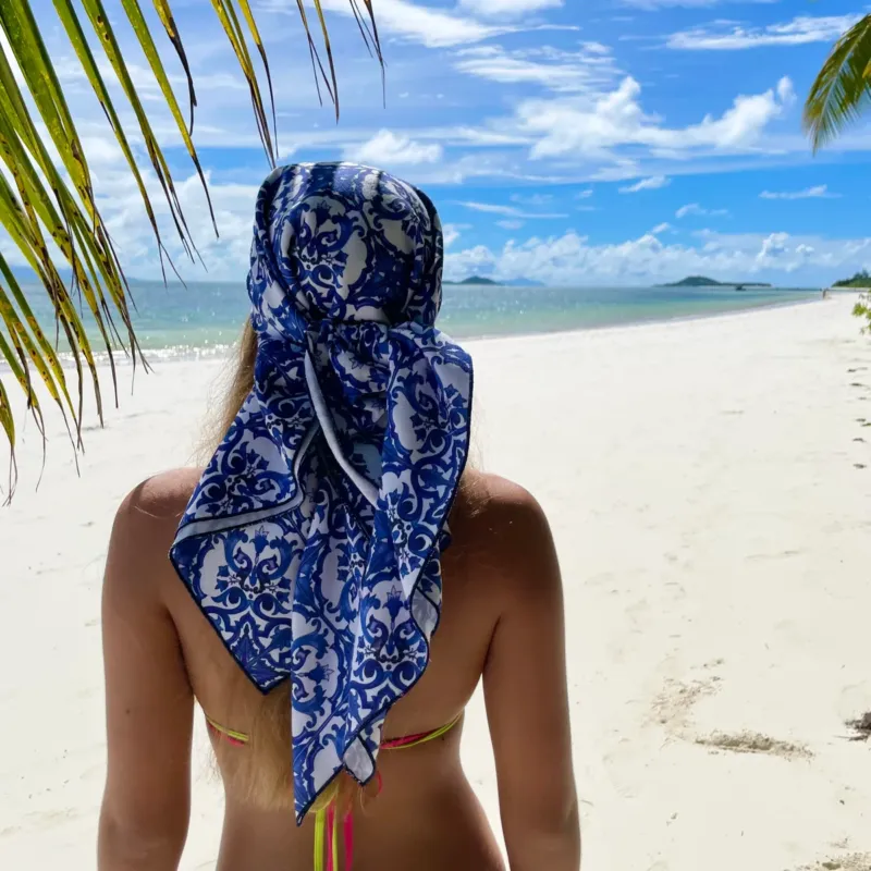 Foulard MAIOLICHE BLU by Magilù Soddisfatti O Rimborsati