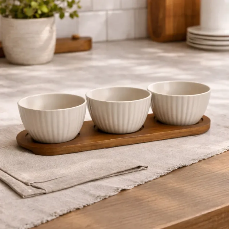 Economico Set 3 Ciotoline in Ceramica con Vassoio in Bamboo - Gusto Casa
